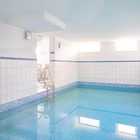 Haus Roland, 02 زينوويتز